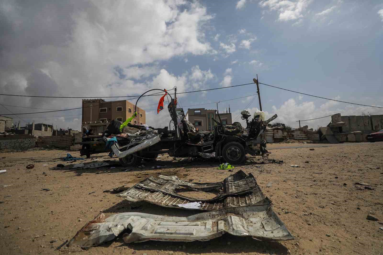 İsrail insani yardım taşıyan kamyonu vurdu: 9 ölü
