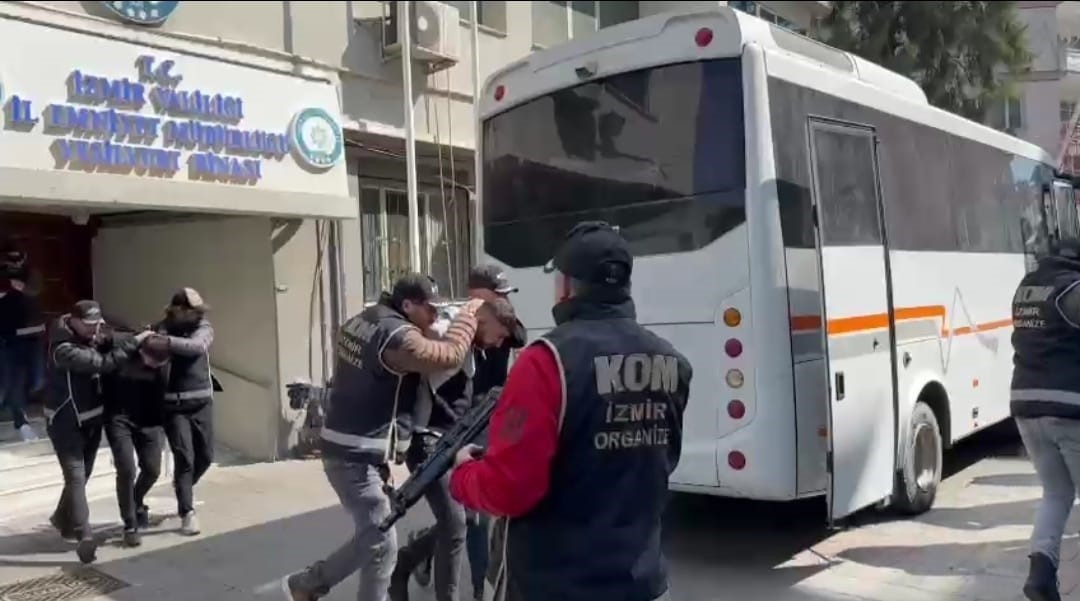 İzmir’deki suç örgütlerine operasyonda 15 tutuklama
