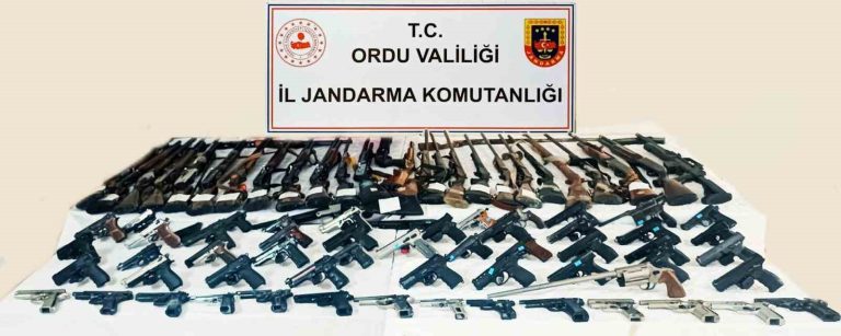 Jandarma ekiplerinden silah kaçakçılığı operasyonu: 66 gözaltı