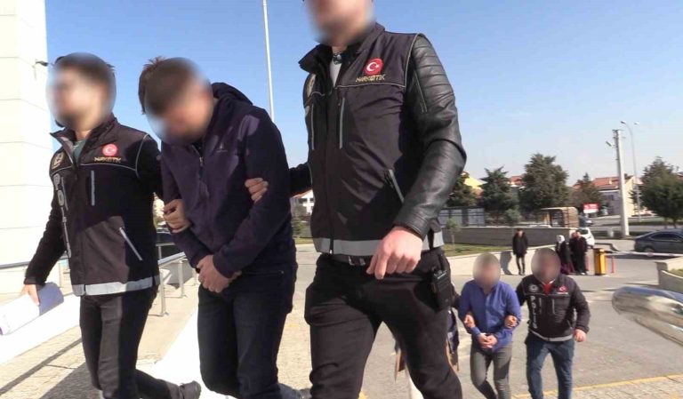 Karaman’da 2 kişi uyuşturucudan tutuklandı
