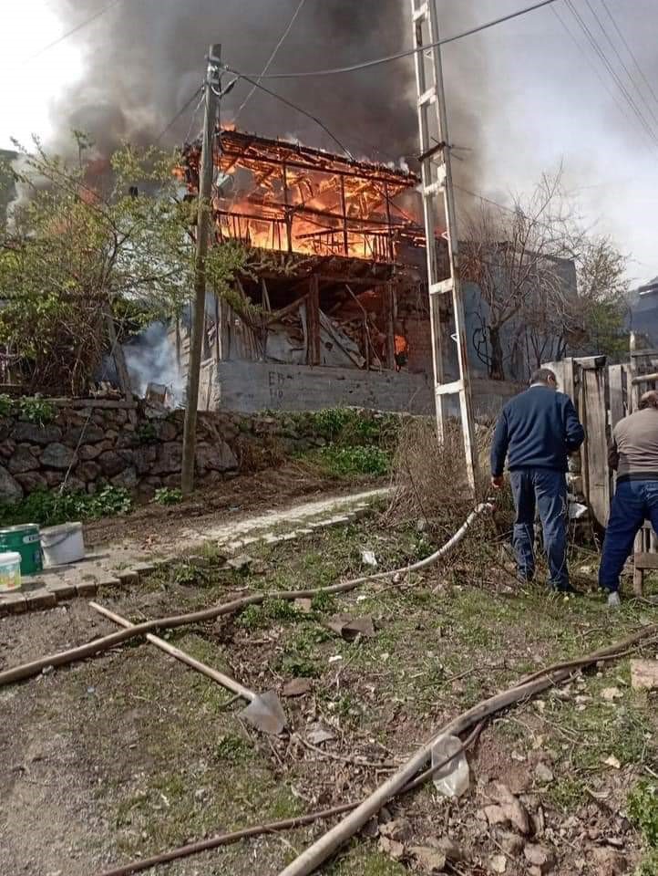 Kargı’da yangın: 6 ev yandı
