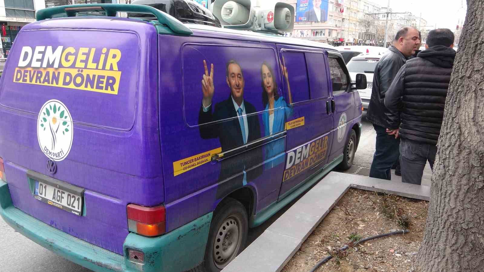 Kayseri’de DEM Parti’nin seçim aracı kurşunlandı
