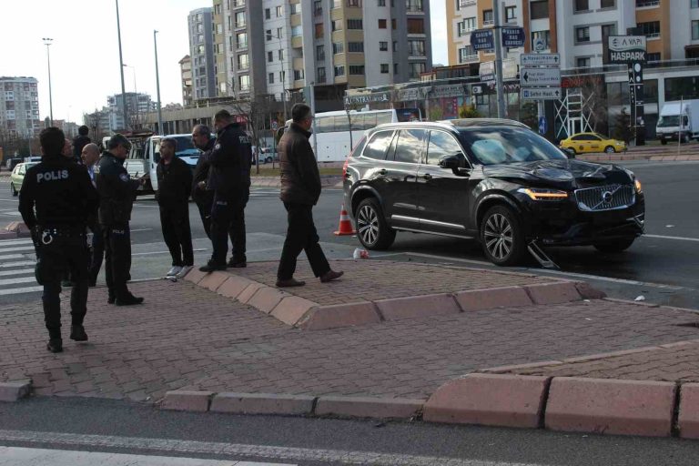 Kayserispor Başkanı Çamlı kaza yaptı