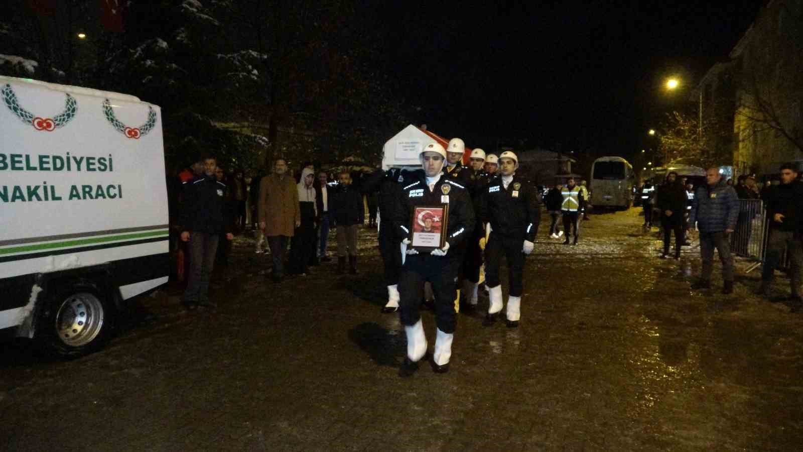 Kazada şehit olan Bingöllü polis son yolculuğuna uğurlandı