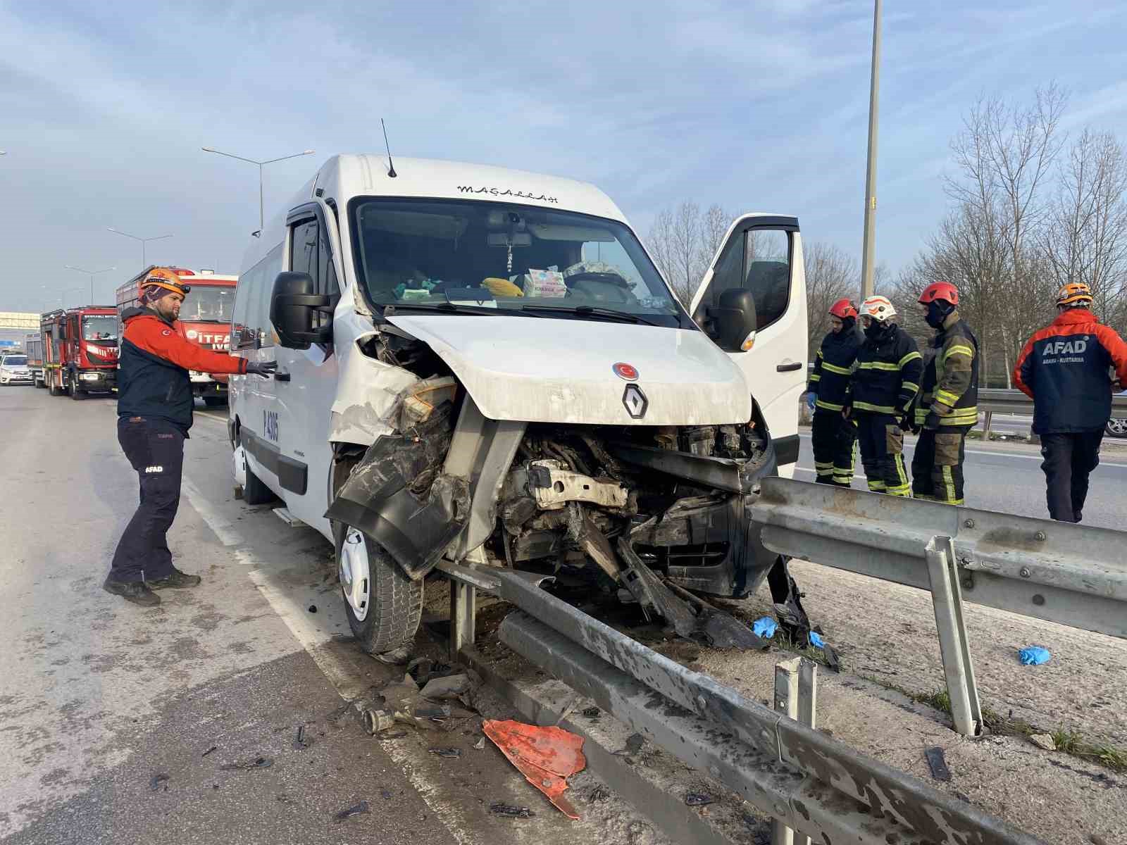 Kocaeli’de kaza: Sürücünün bacağı koptu
