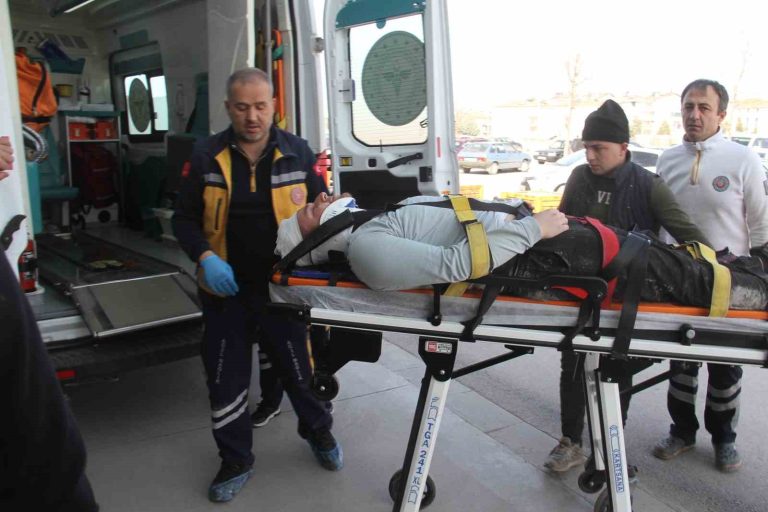 Konya’da hazır beton şantiyesinde iskeleden düşen kişi yaralandı