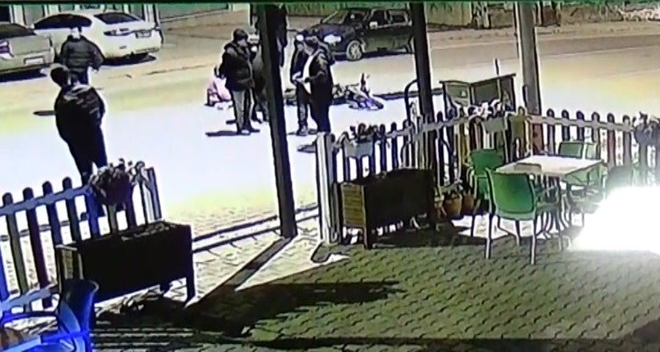 Konya’da motosikletlerin kafa kafaya çarpıştığı anlar güvenlik kamerasında
