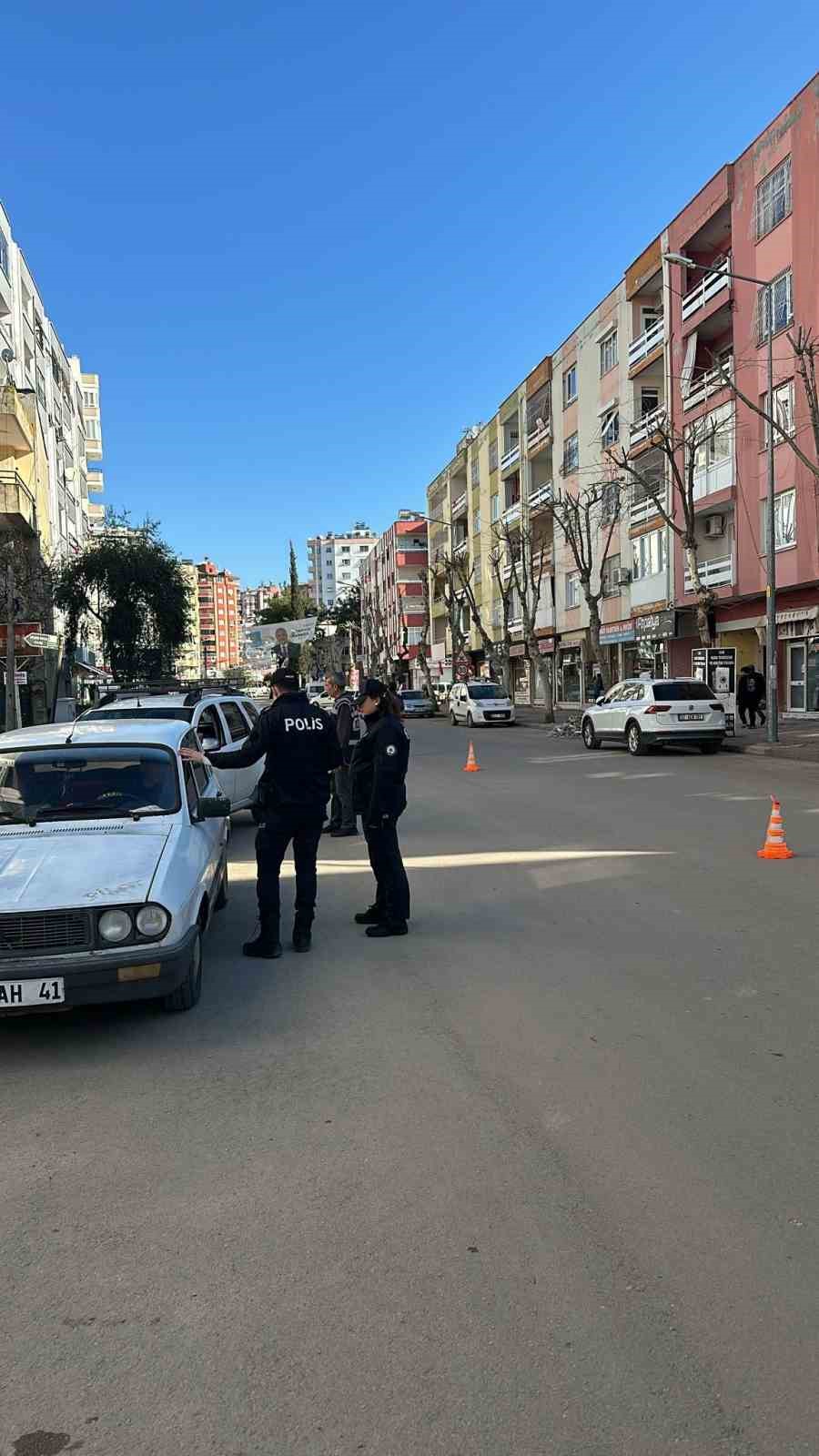 Kozan polisi uygulamada ruhsatsız tabanca ele geçirdi
