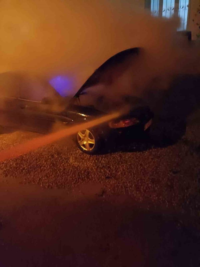 Kumlu’da araç yangını