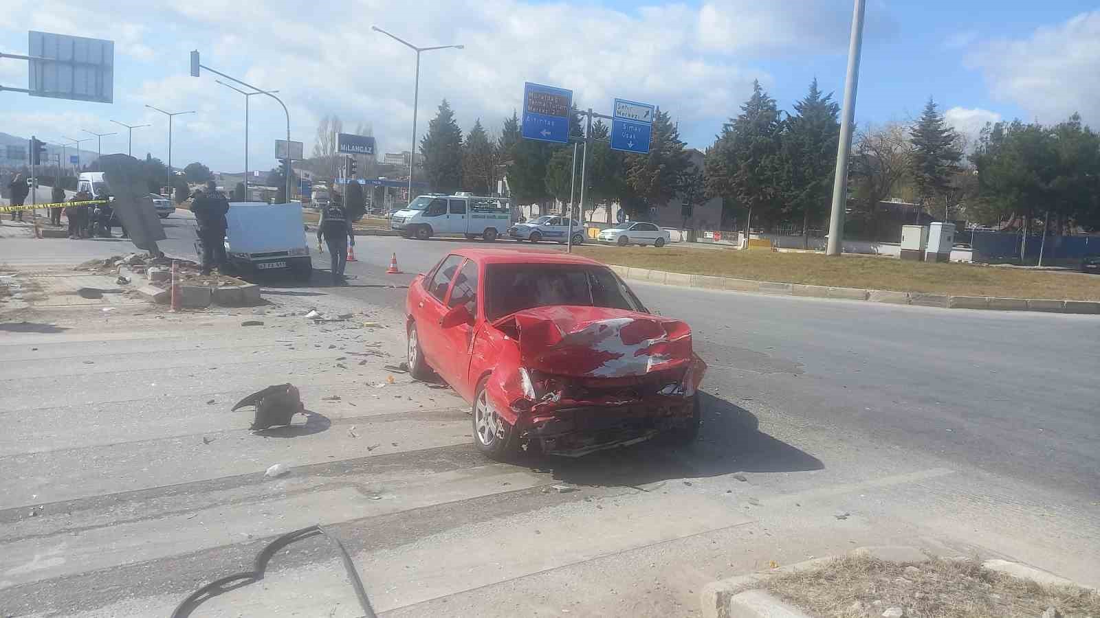 Kütahya Gediz’de trafik kazası: 3 ölü, 2 yaralı
