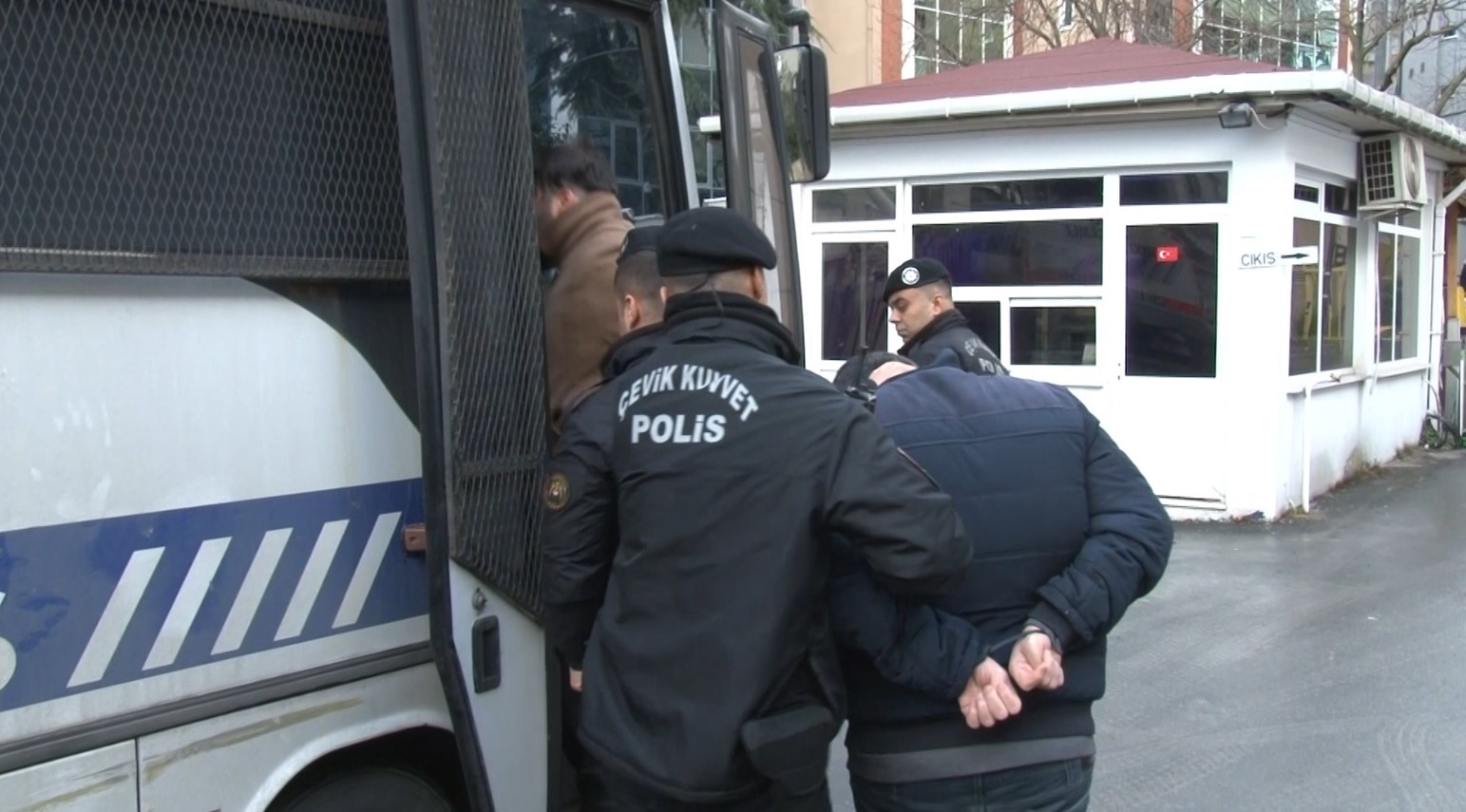 Mahzen-14 operasyonunda yakalanan 46 kişi adliyeye sevk edildi
