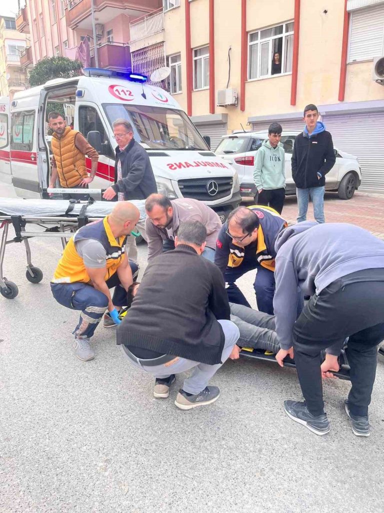 Manavgat’ta 3 araçlı zincirleme kaza: 2 yaralı
