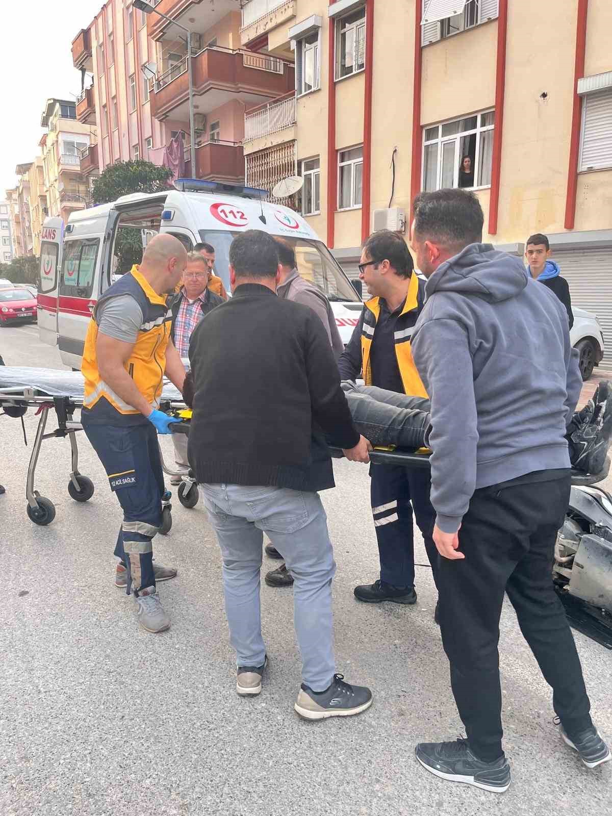 Manavgat’ta 3 araçlı zincirleme kaza: 2 yaralı

