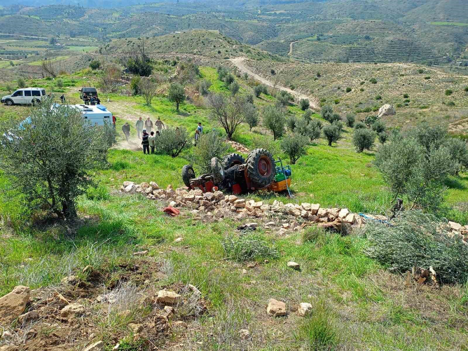 Manavgat’ta devrilen traktörün altında kalan sürücü yaralandı