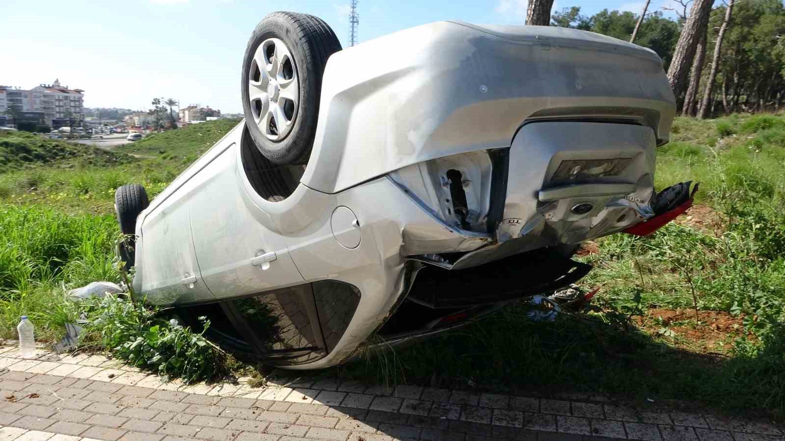 Manavgat’ta otomobil takla attı: 1 yaralı
