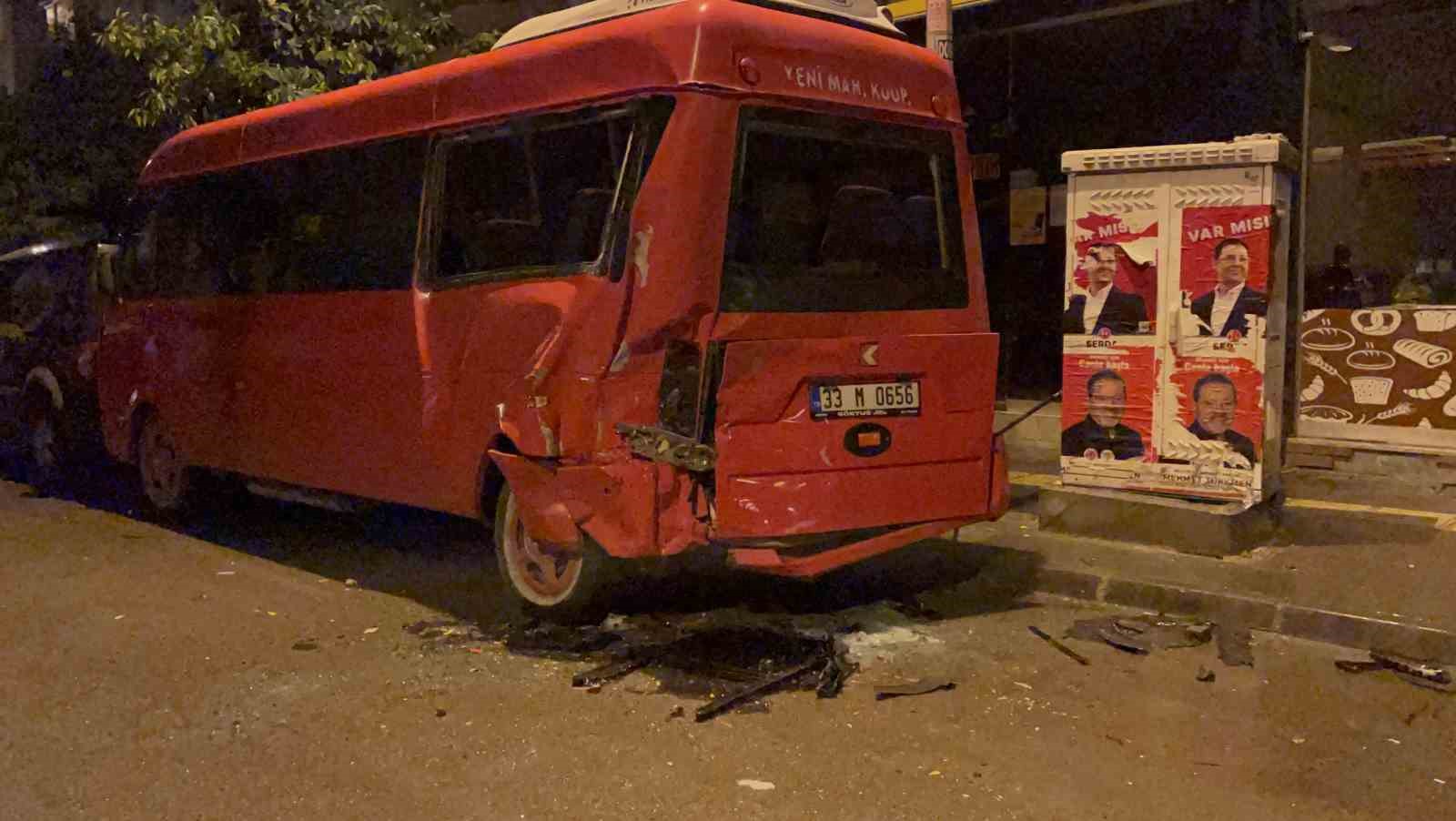 Mersin’de zincirleme kazada 2 kişi yaralandı

