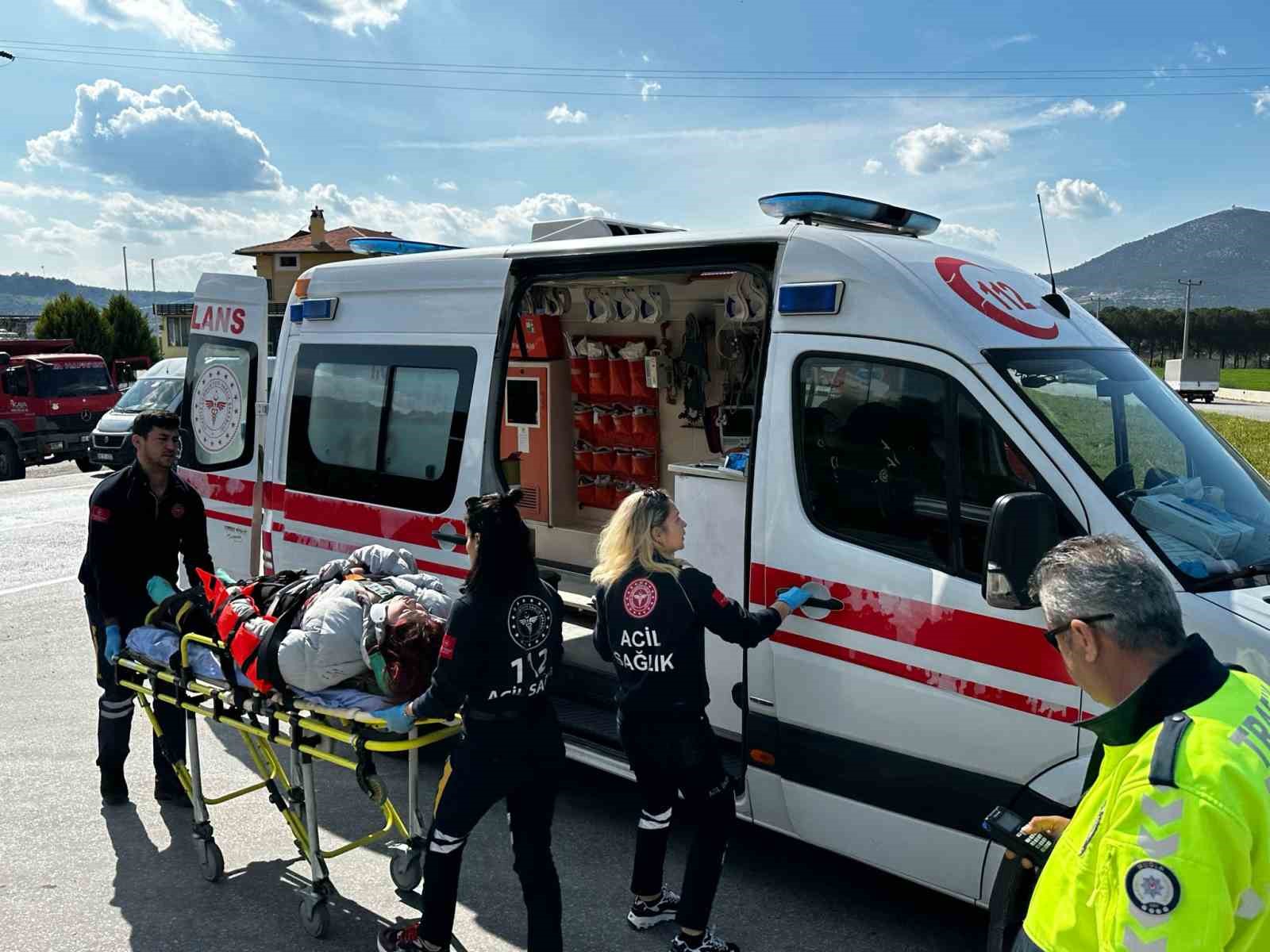 Milas’ta otomobil ile motosiklet çarpıştı: 2 yaralı
