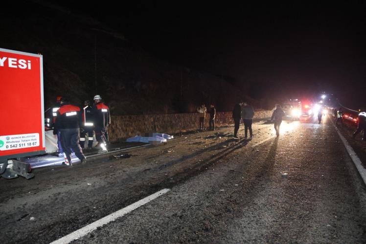 Nevşehir’de feci kaza: 3 ölü, 6 yaralı
