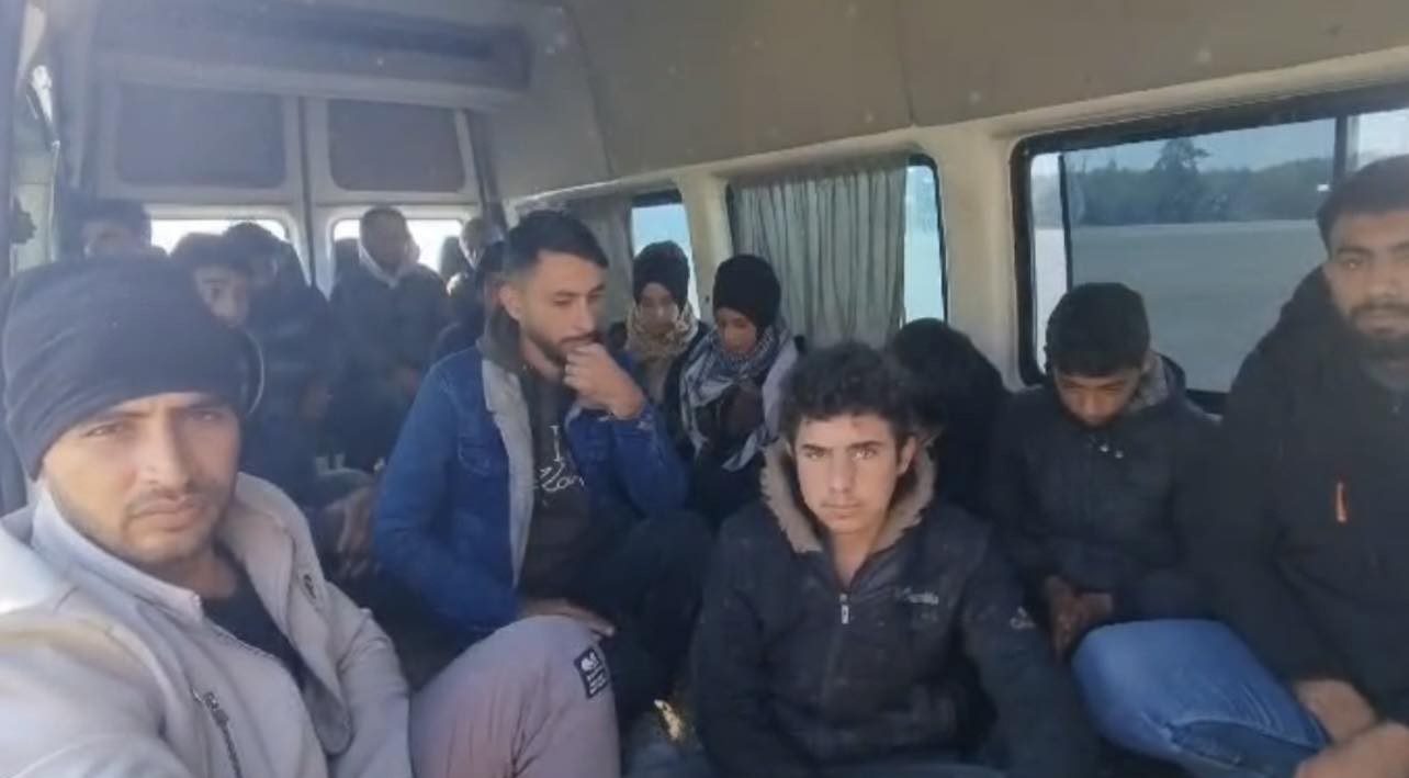 Osmaniye’de 34 kaçak göçmen yakalandı, 3 organizatör tutuklandı
