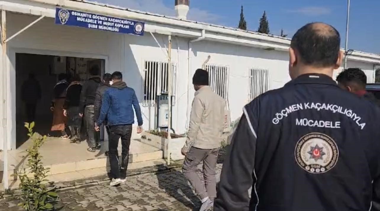 Osmaniye’de 34 kaçak göçmen yakalandı, 3 organizatör tutuklandı

