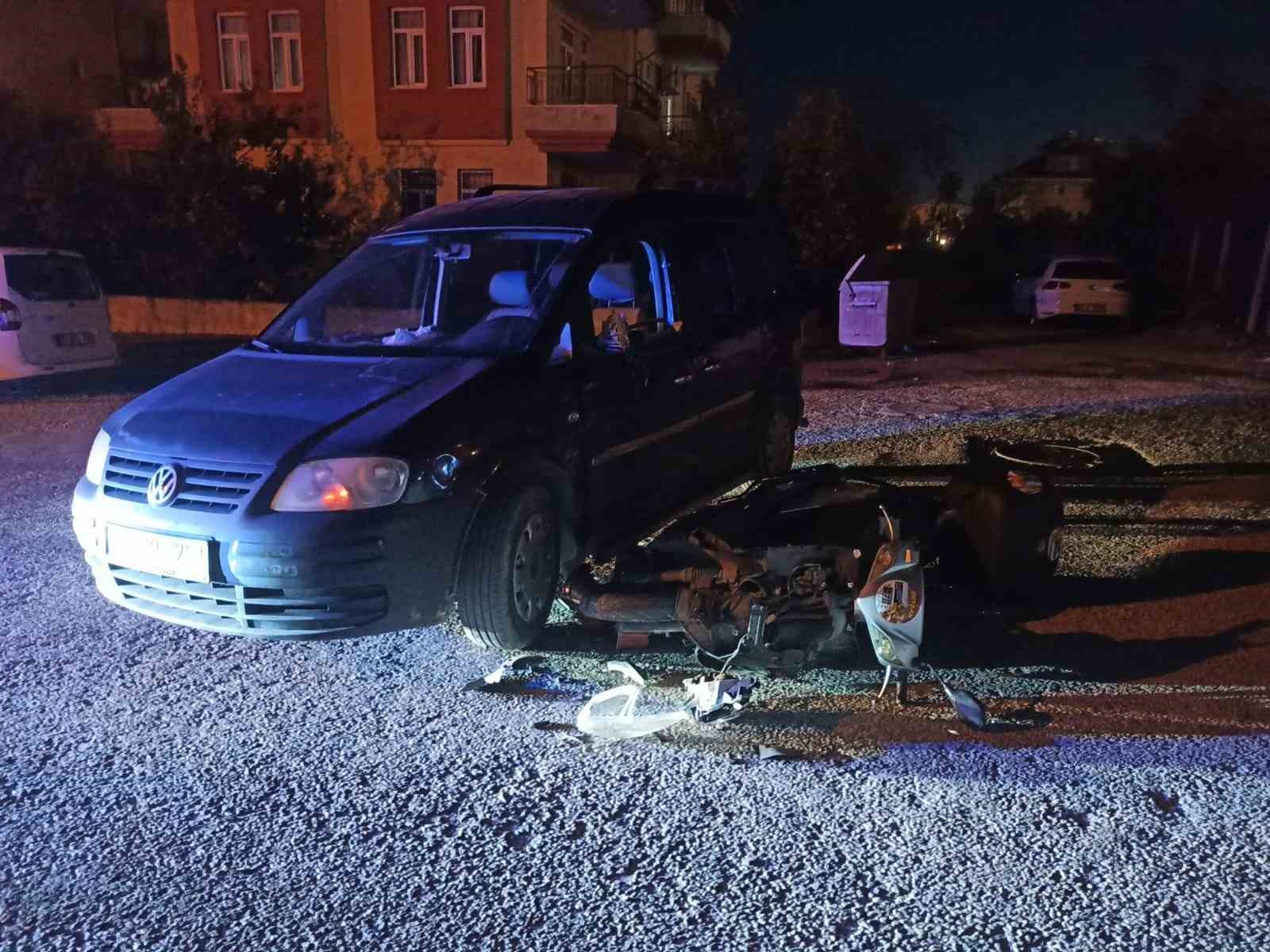 Otomobille çarpışan motosiklet sürücüsü yaralandı
