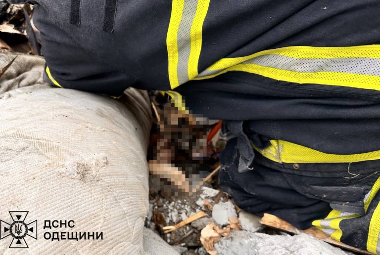 Rusya’nın Odessa’da apartmana düzenlediği saldırıda can kaybı 6’ya yükseldi