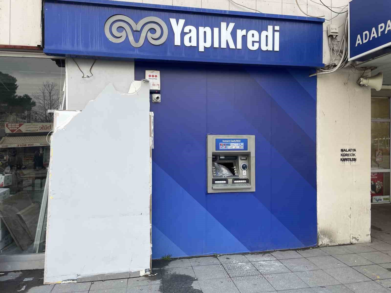 Sakarya’da banka ATM’lerine saldırdılar
