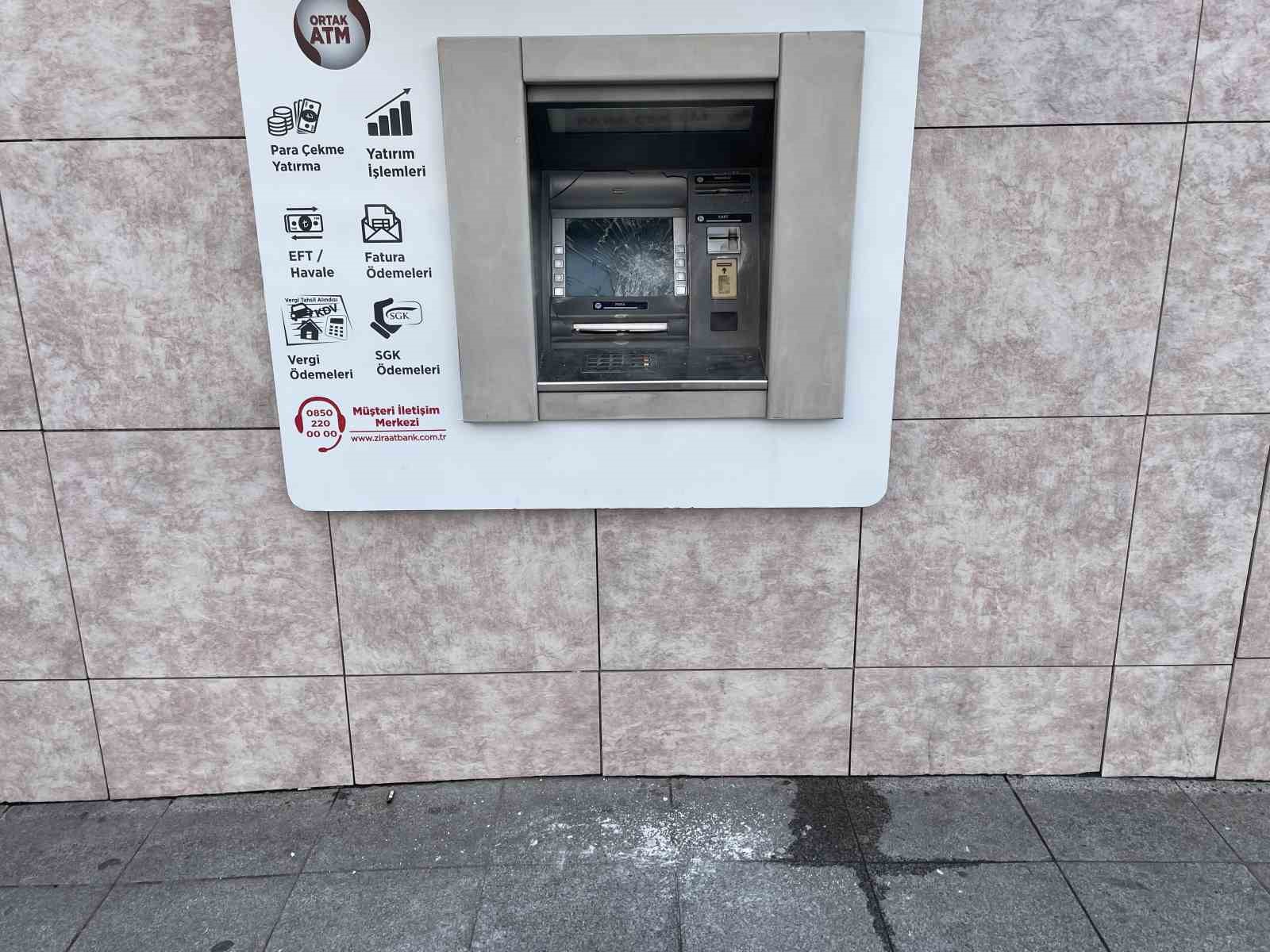 Sakarya’da banka ATM’lerine saldırdılar

