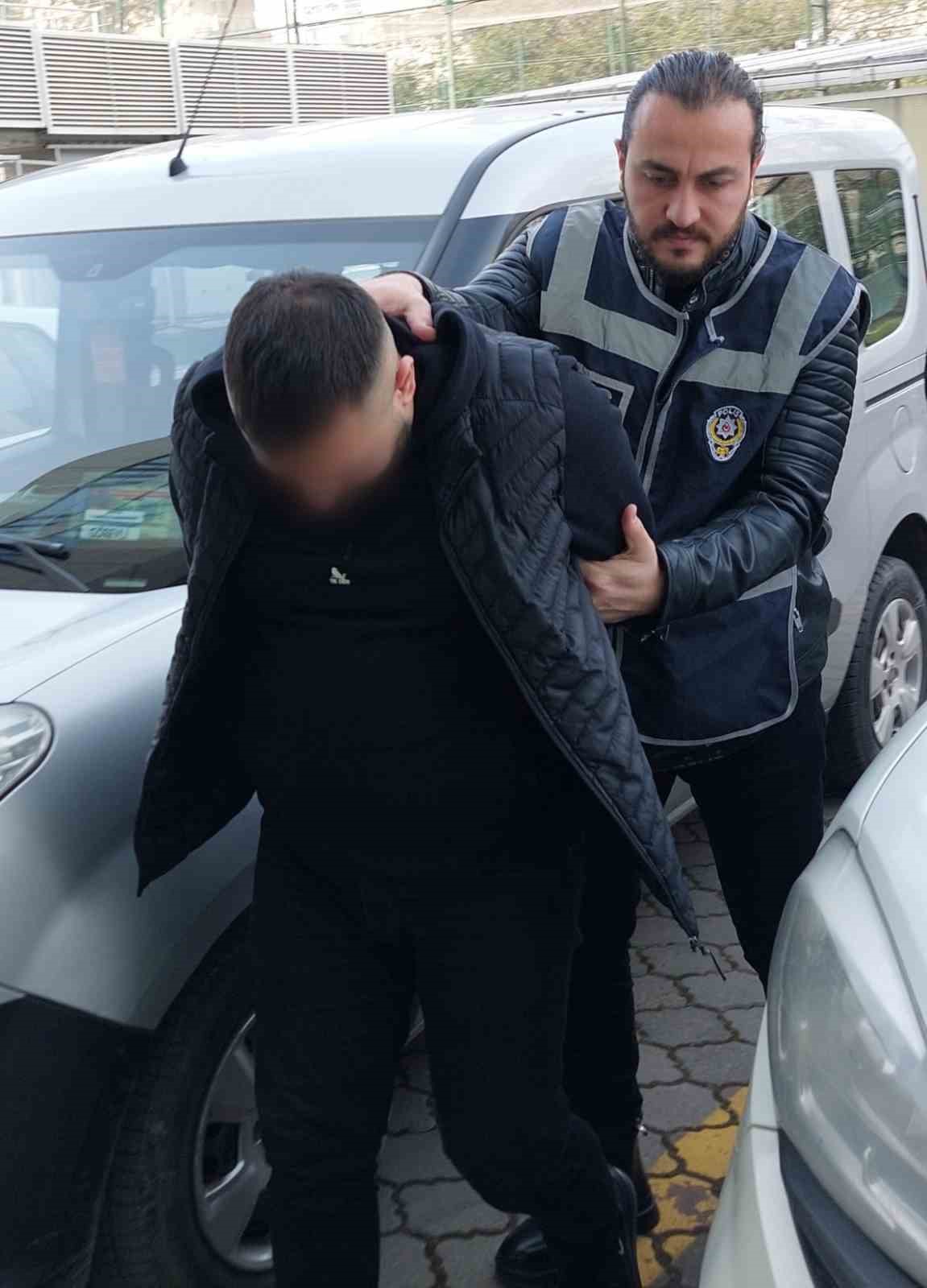 Samsun’da 2 kişiyi yaralayan silahlı saldırgan adliyeye sevk edildi
