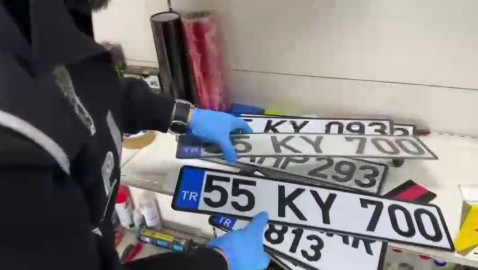 Samsun’da sahte araç plakası operasyonu: 5 kişi yakalandı
