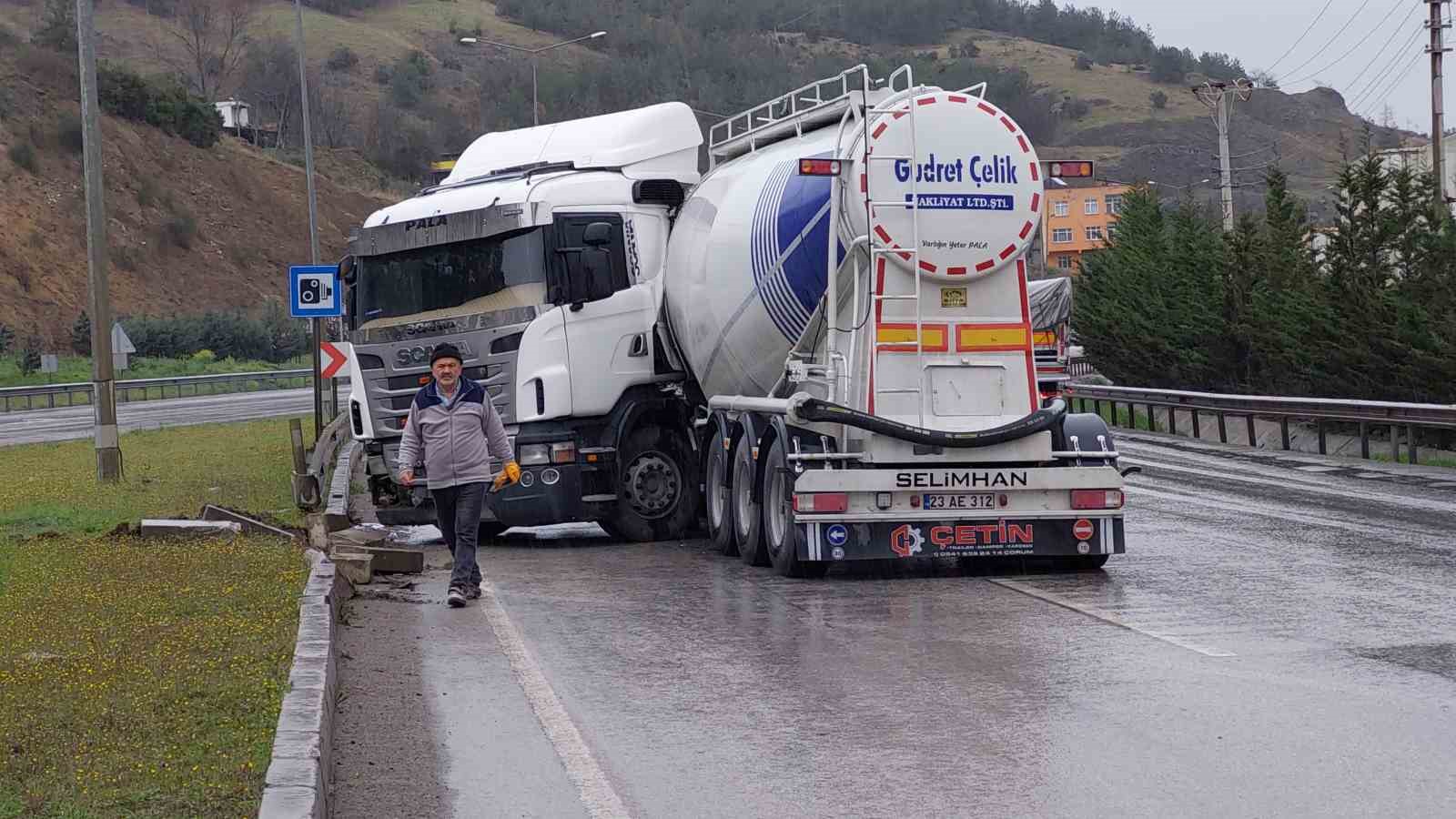 Samsun’da tanker ile otomobil çarpıştı: 1 yaralı
