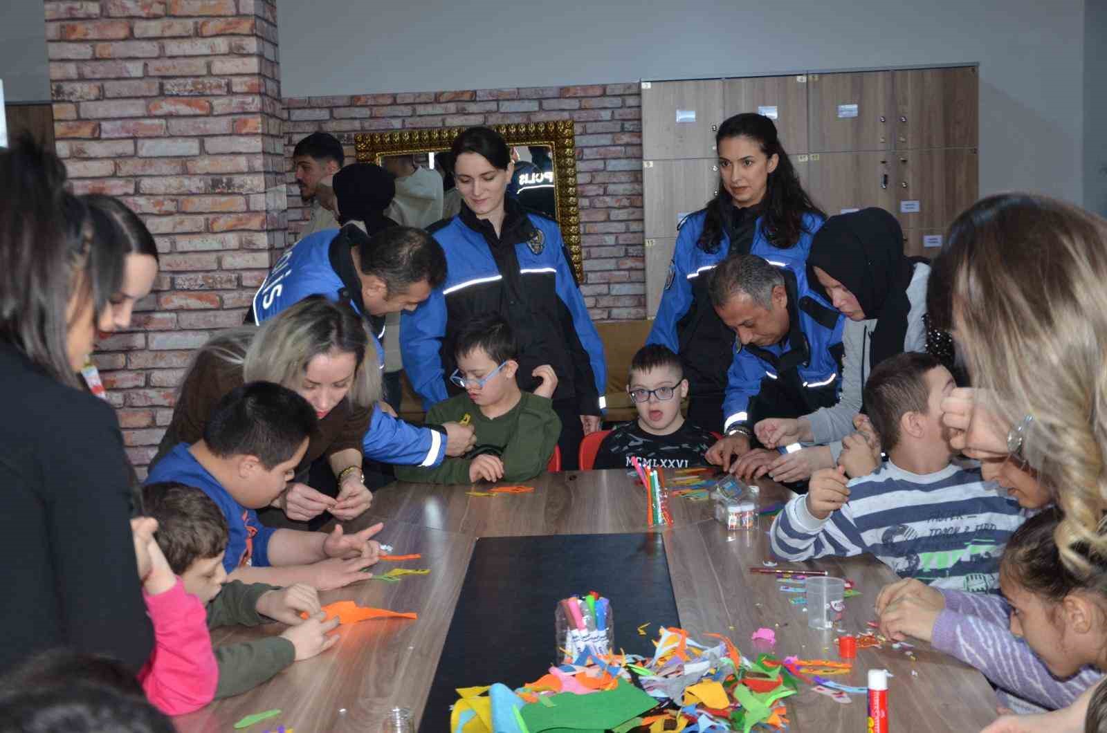 Samsun polisi öğrencileri bilgilendirdi
