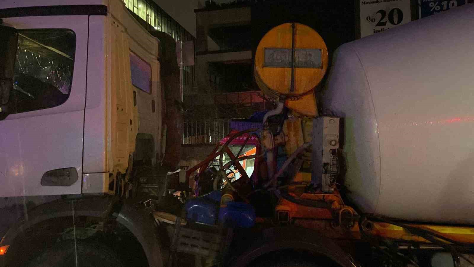 Sarıyer’de kontrolden çıkan beton mikseri karşı şeride geçip kamyonete çarptı: 1 ağır yaralı
