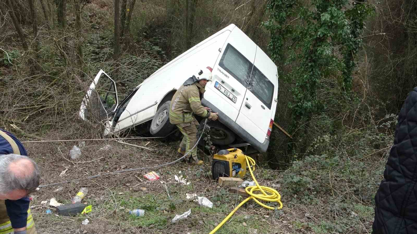 Şile’de minibüs şarampole yuvarlandı: 1 yaralı
