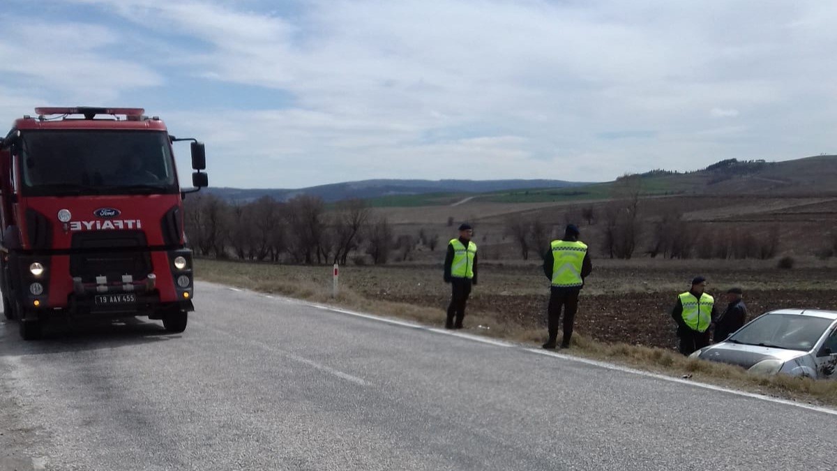 Takla atan otomobilden yara almadan kurtuldu
