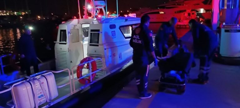 Teknede rahatsızlanan kişinin tahliyesi yapıldı
