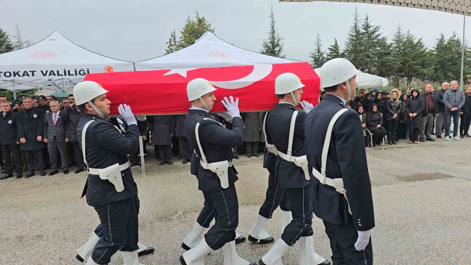 Tokat’ta kalp krizi sonucu vefat eden polis memuru için tören düzenlendi

