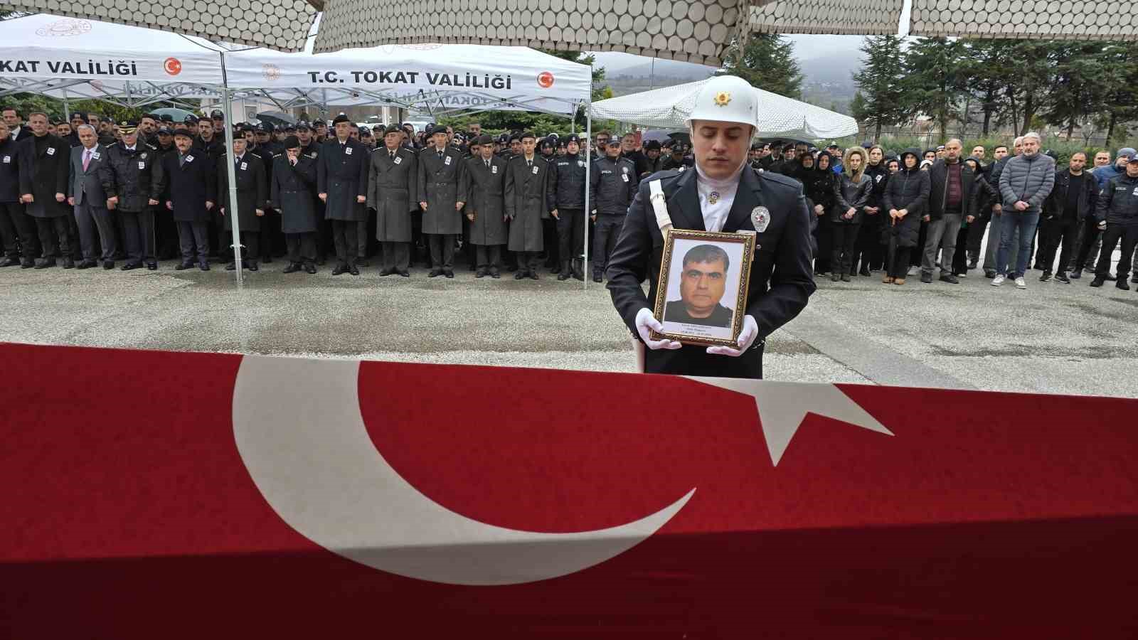 Tokat’ta kalp krizi sonucu vefat eden polis memuru için tören düzenlendi
