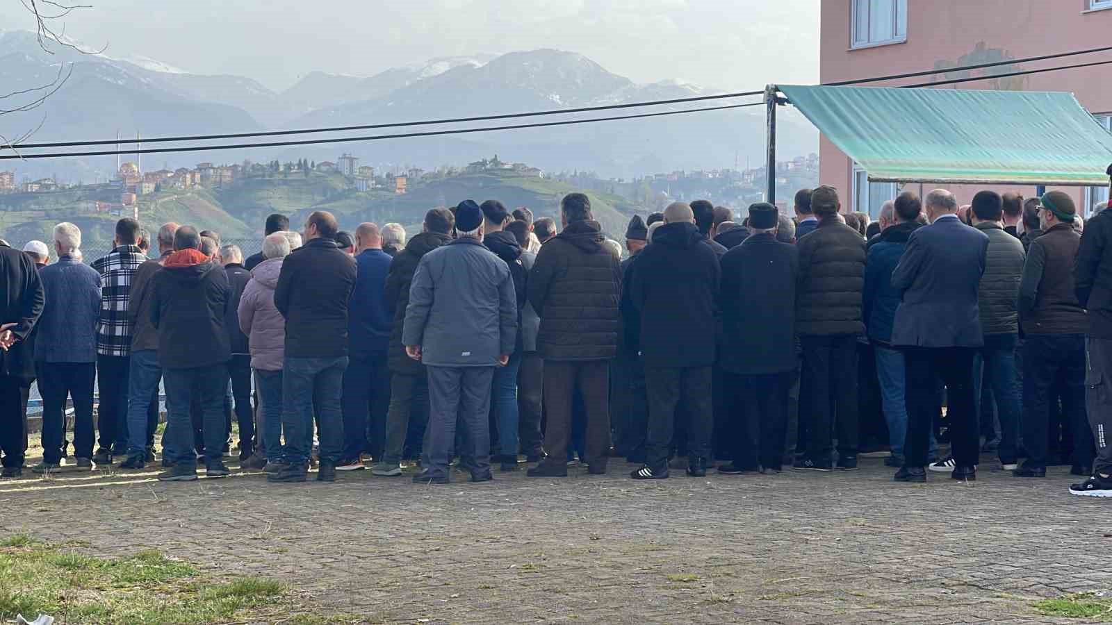 Trabzon’da göçük altında kalarak hayatını kaybeden işçilerden Mehmet Sultan Allahverdi Rize’de defnedildi
