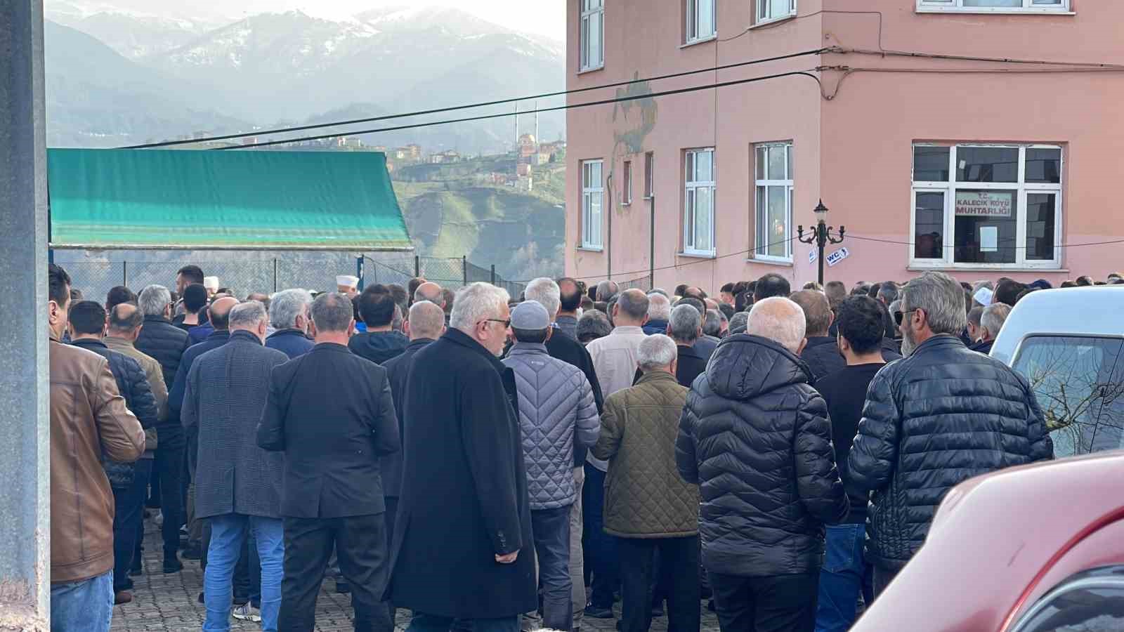 Trabzon’da göçük altında kalarak hayatını kaybeden işçilerden Mehmet Sultan Allahverdi Rize’de defnedildi
