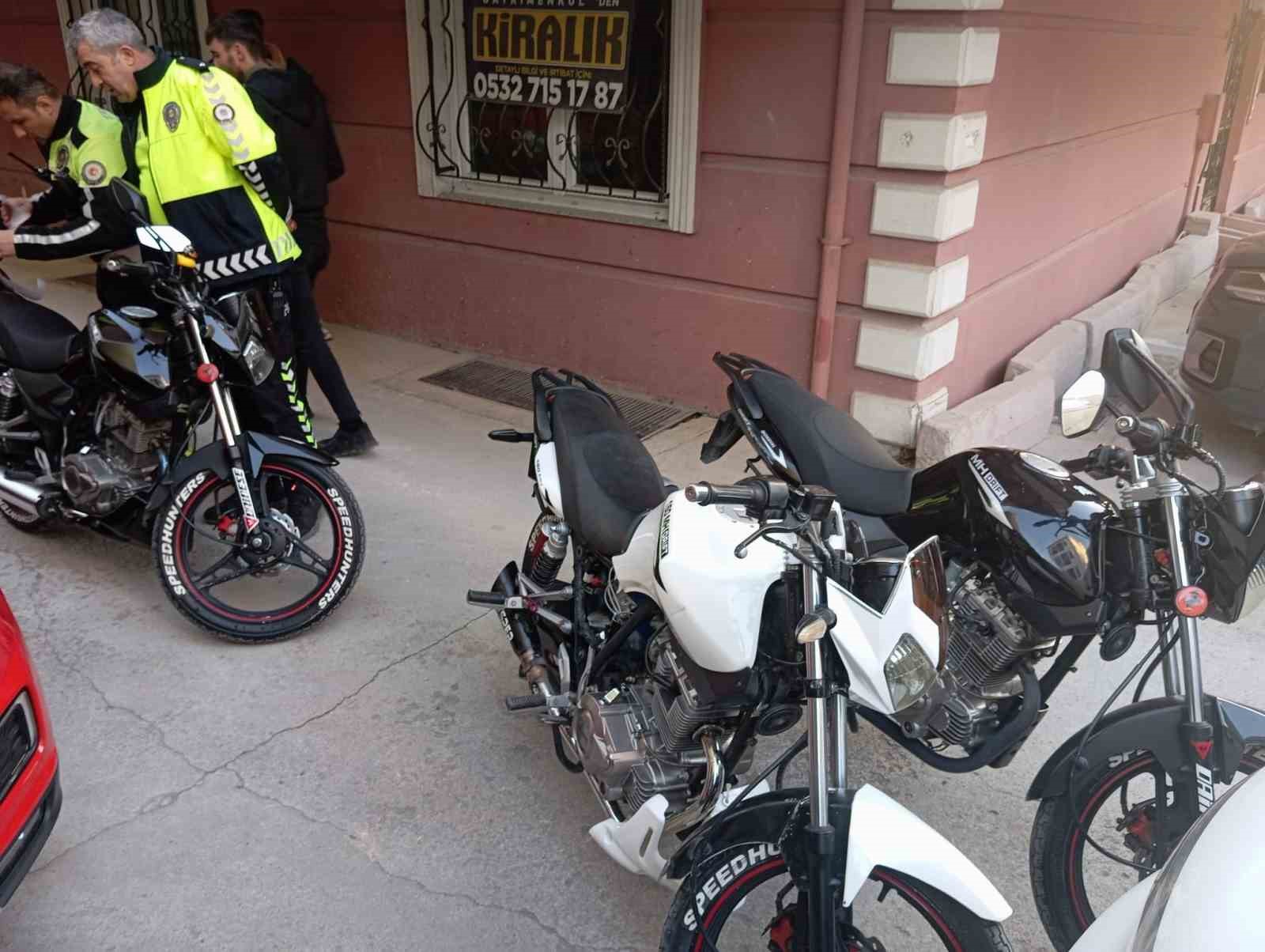 Trafikten men edilen 4 motosiklet sürücüsüne 63 bin 750 para cezası verildi
