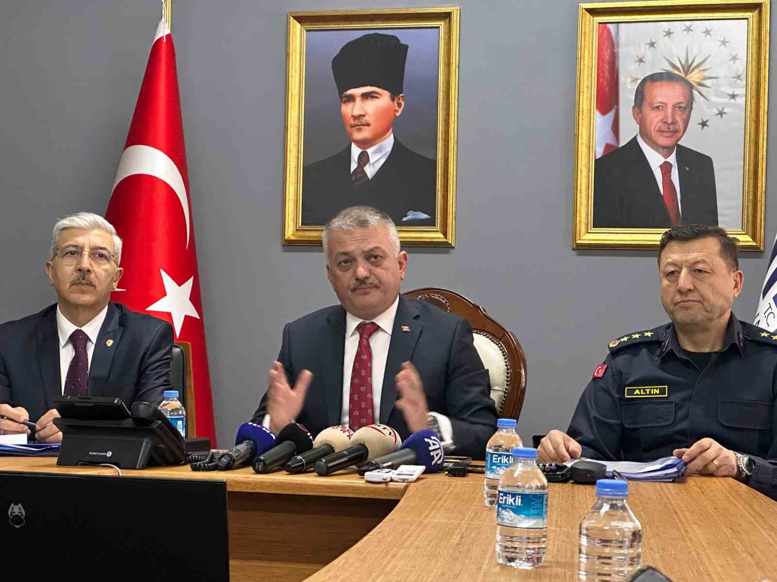 Vali Ersin Yazıcı, Malatya’daki güvenlik olaylarına ilişkin bilgiler verdi
