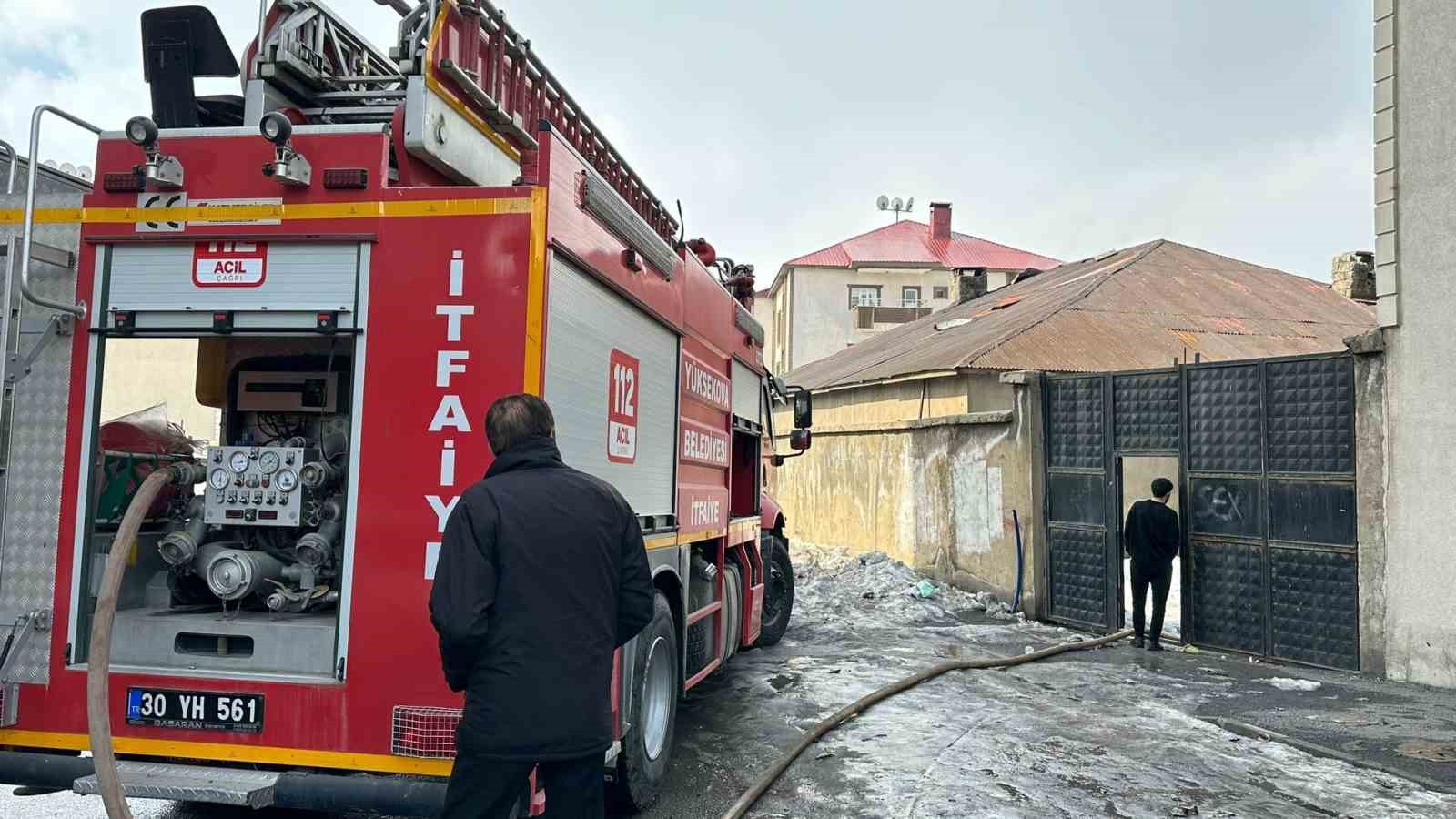 Yüksekova’da çıkan yangında ev kullanılamaz hale geldi
