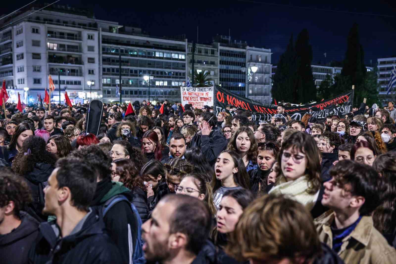 Yunanistan’da binlerce kişiden “özel üniversite” protestosu
