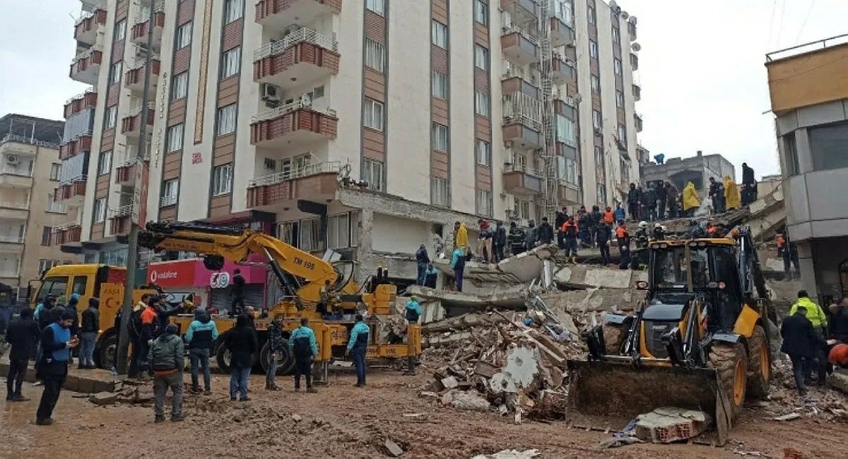51 kişinin öldüğü Furkan Apartmanı’nda kolon kesildiği bilirkişi raporuyla tespit edildi
