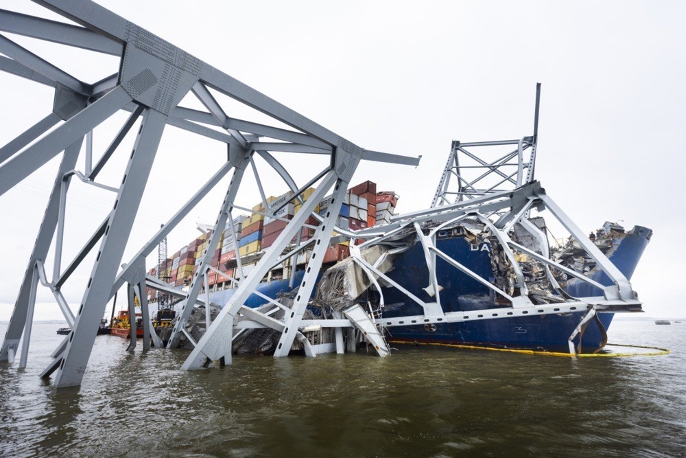 ABD’de yıkılan köprüden nehre düşen 1 kişinin daha cansız bedenine ulaşıldı
