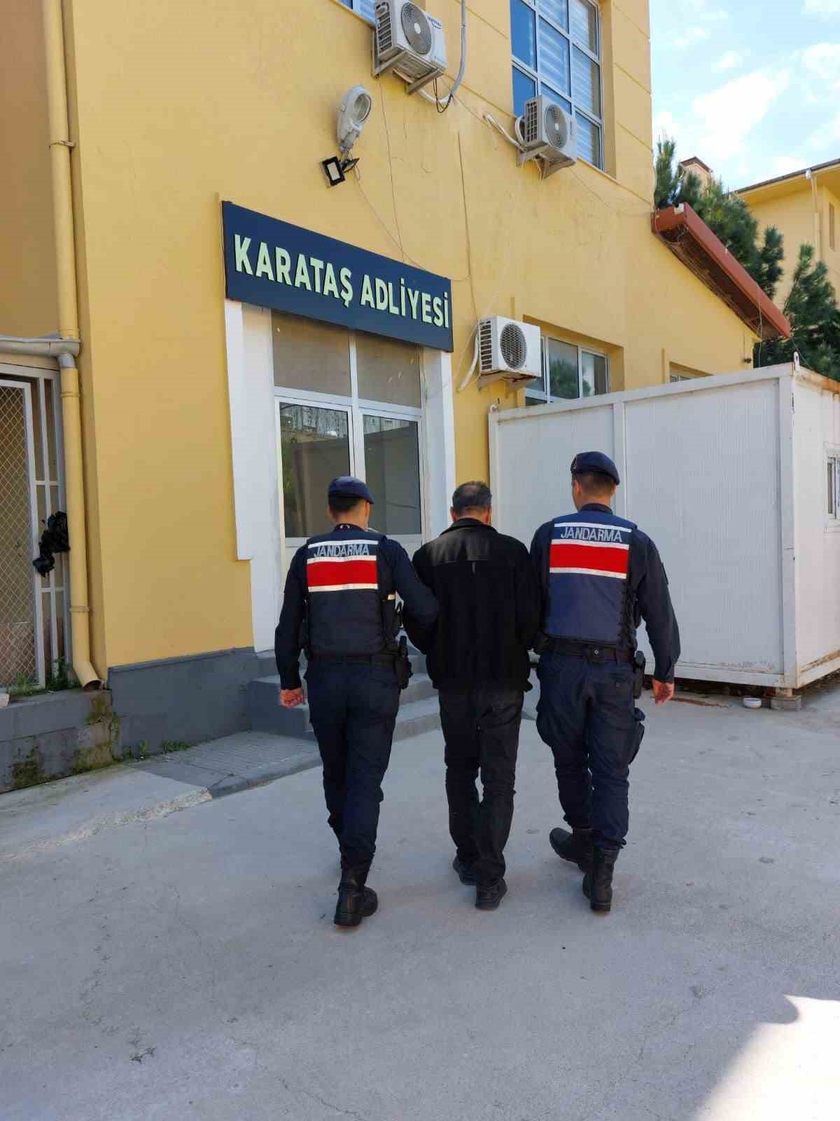 Adana’da 27 yıl kesinleşmiş hapis cezasıyla aranan hükümlü yakalandı