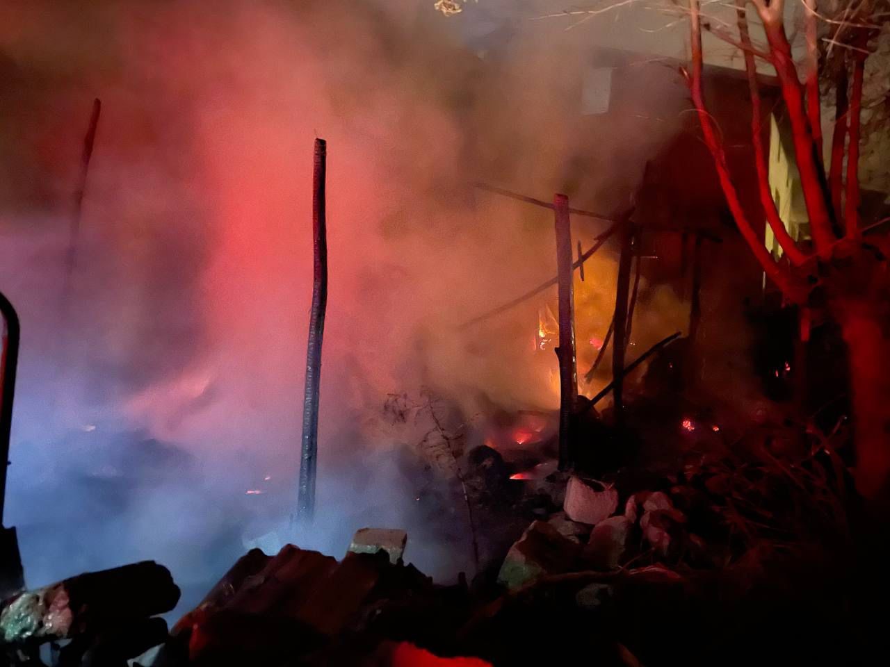 Afyonkarahisar’da iki katlı binada çıkan yangın korkuttu
