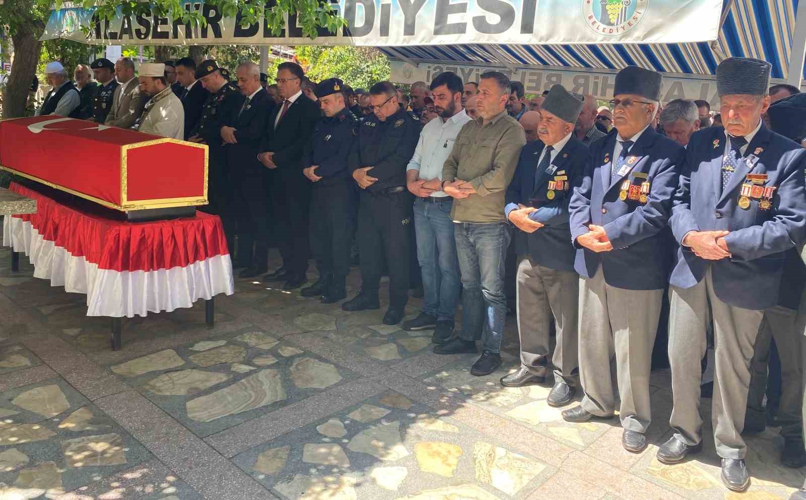 Alaşehirli Kıbrıs Gazisi kalbine yenik düştü
