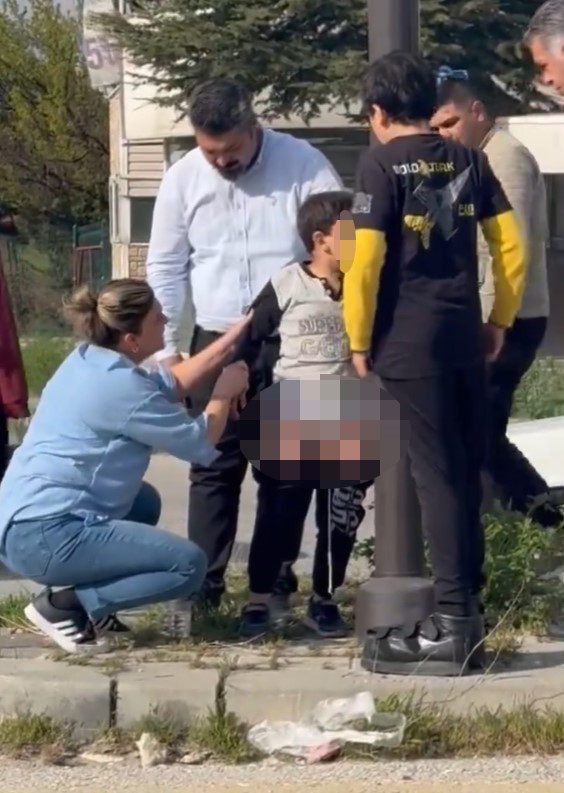 Ankara’da başıboş köpekler çocuğa saldırdı